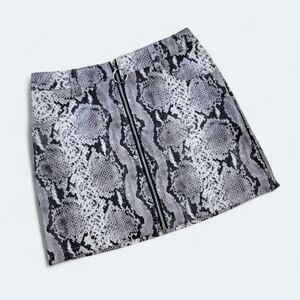 Honey Punch Faux Leather Snake Print Mini Skirt Black and Gray Size Small